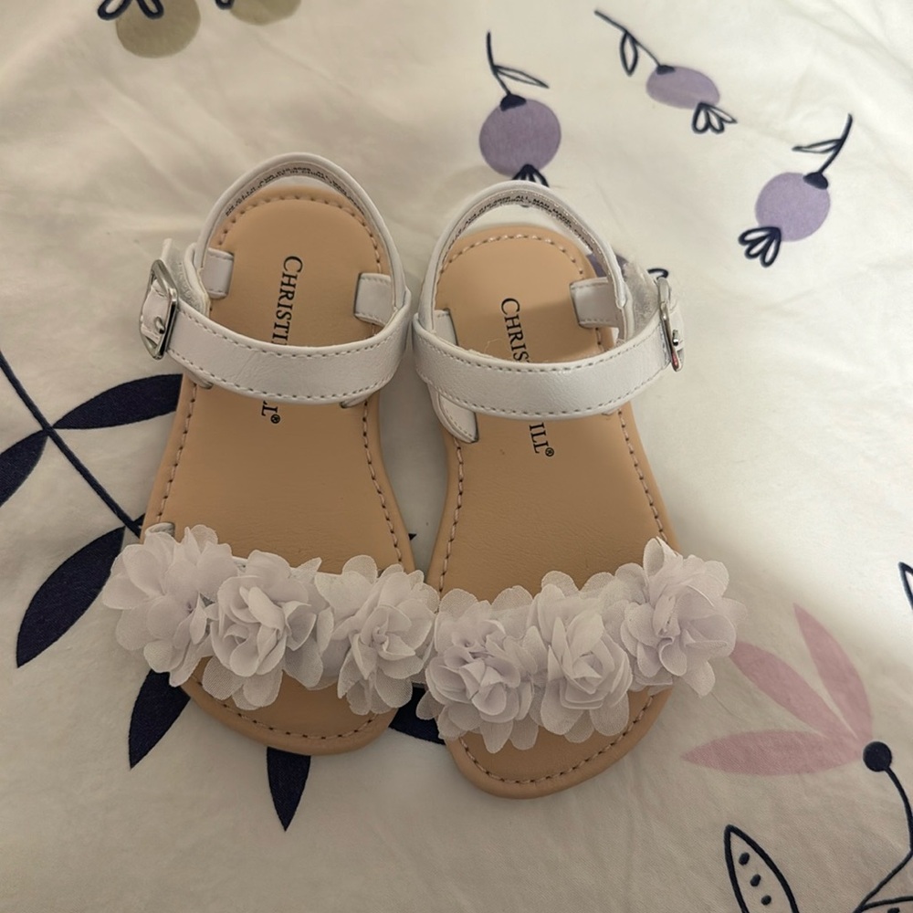 Toddler kids sandals only worn for pictures!